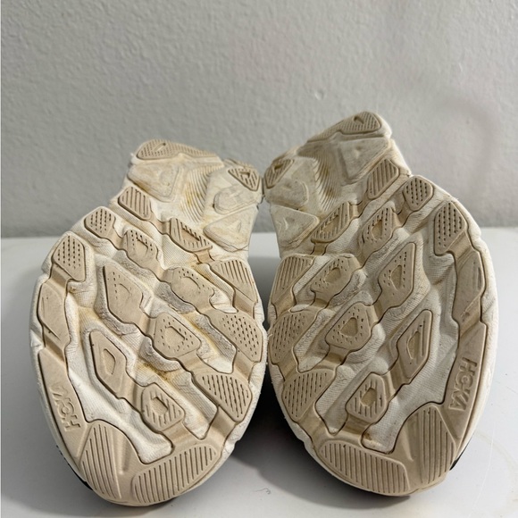 Hoka Clifton 9Women's Black and Pink Athletic Shoes - Picture 7 of 9